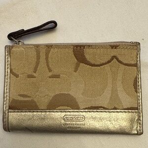 Coach tan and gold metallic signature card holder wallet w/key chain, GUC
